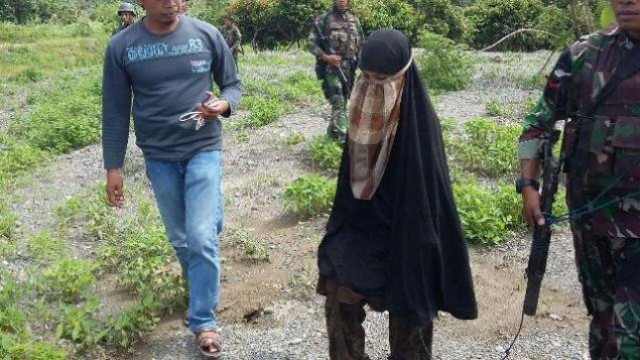 Kapolri Minta Istri Santoso Kooperatif