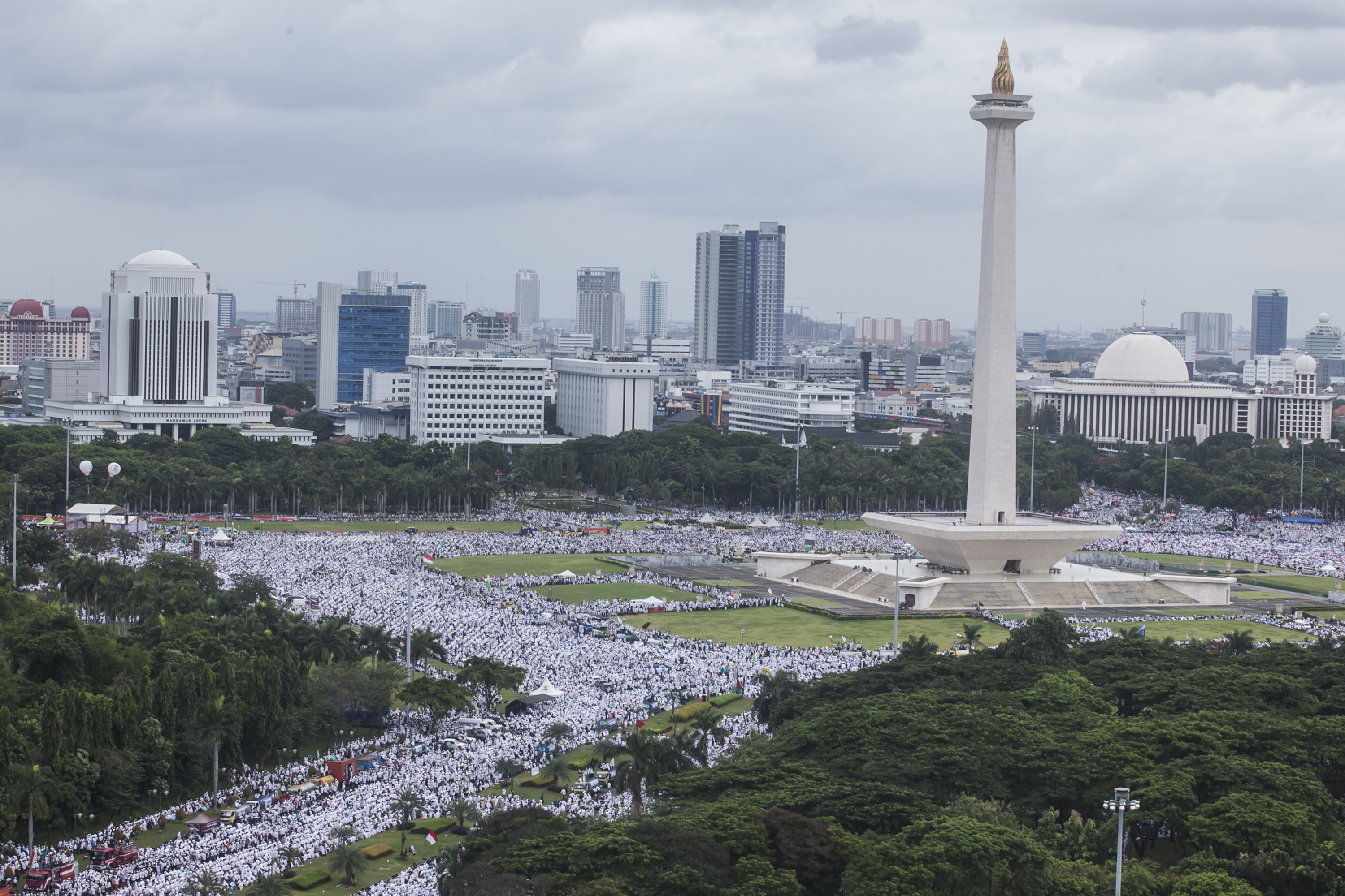People Leave National Monument Peacefully