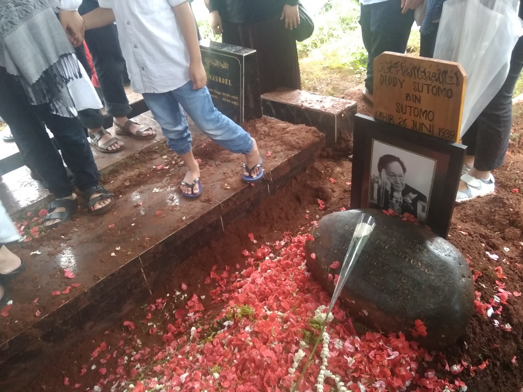 Mengingat Lagi Para Selebriti Indonesia yang Meninggal Dunia di 2018
