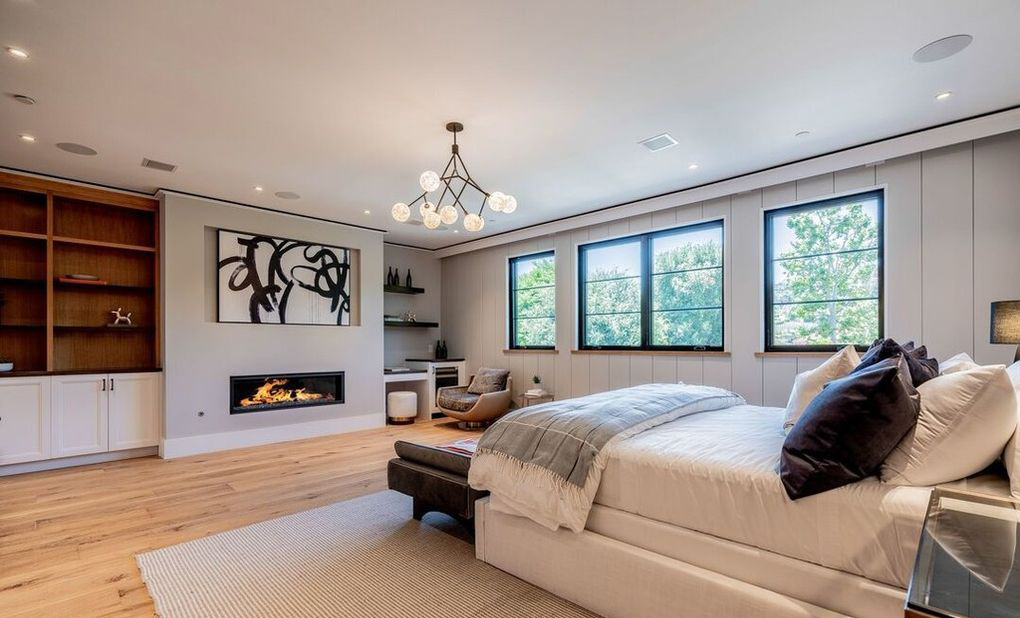 Demi Lovato Beli Rumah Baru Seharga Rp103 Miliar