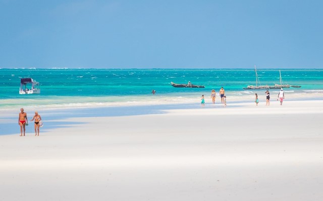 5 Pantai Eksotis untuk Liburan Akhir Tahun