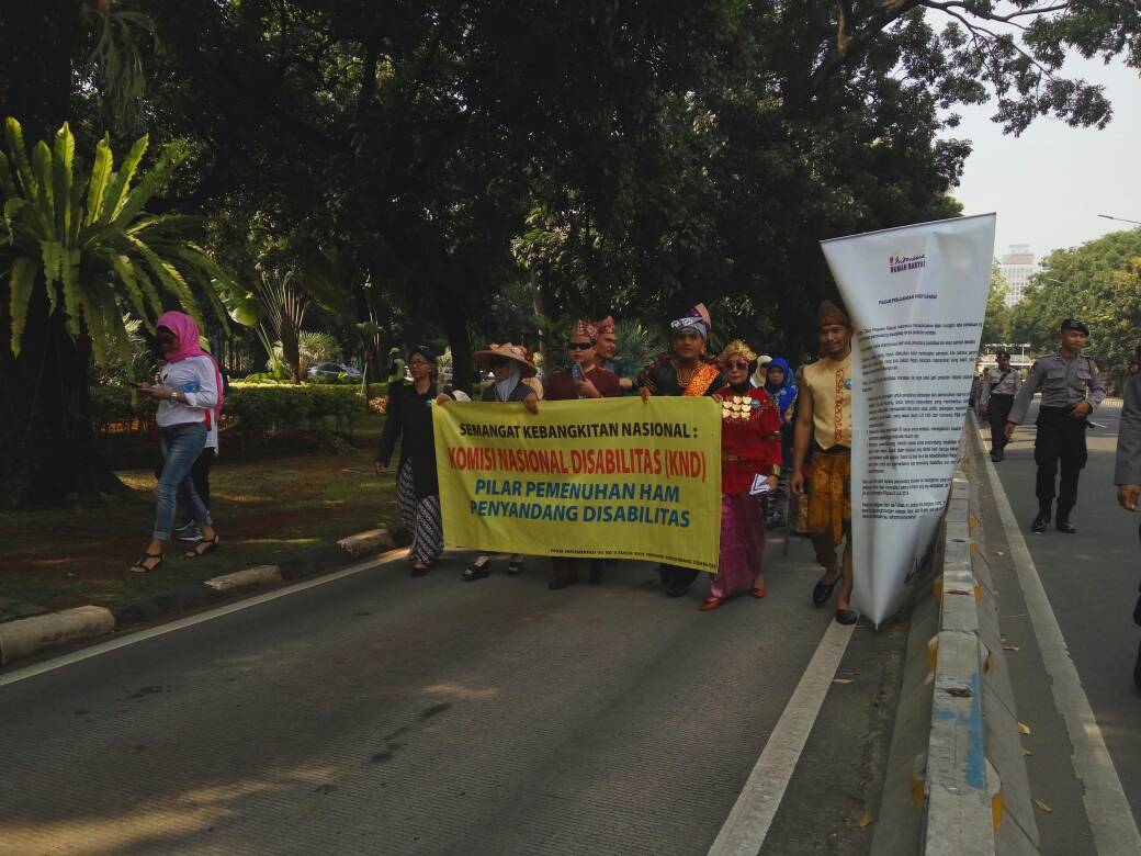 Semangat Penyandang Disabilitas Menagih Janji ke Jokowi