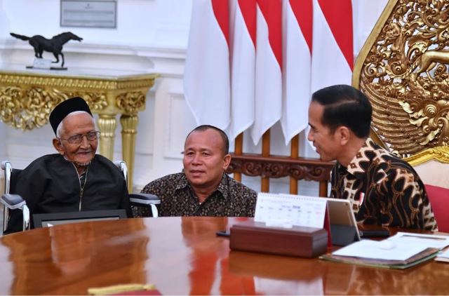 Jokowi Kabulkan Mimpi Penyumbang Dana Pesawat Pertama RI