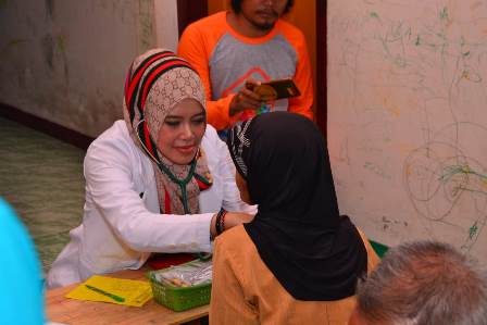 Dokter Umum di Malang Rela Dibayar Sayur dan Ayam