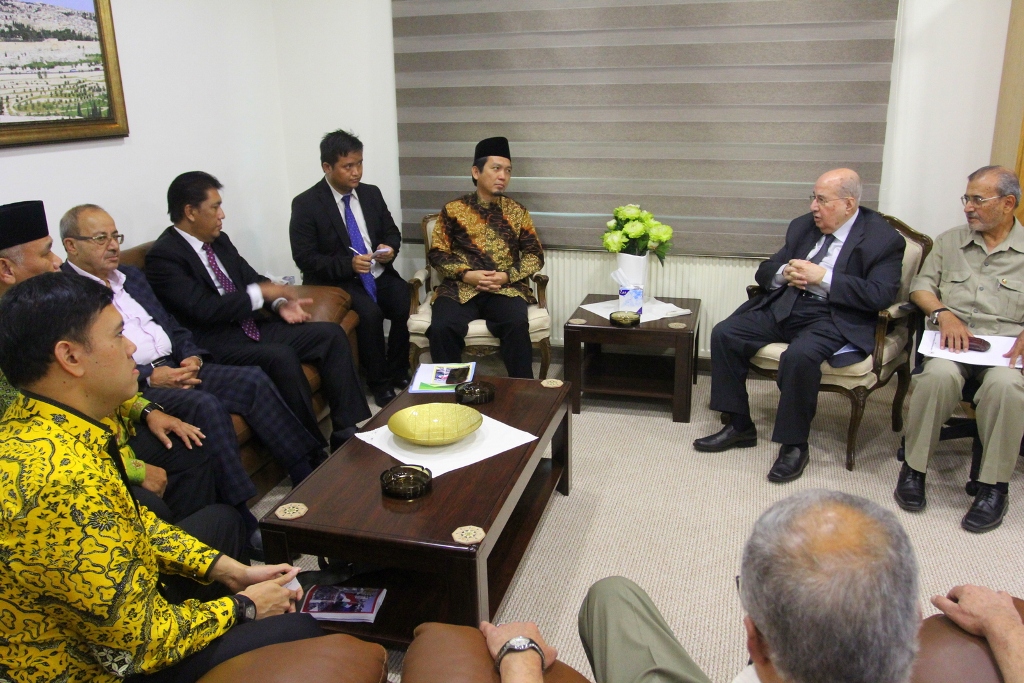 Temui Parlemen Palestina, 7 Anggota DPR RI Gagal Masuk Ramallah
