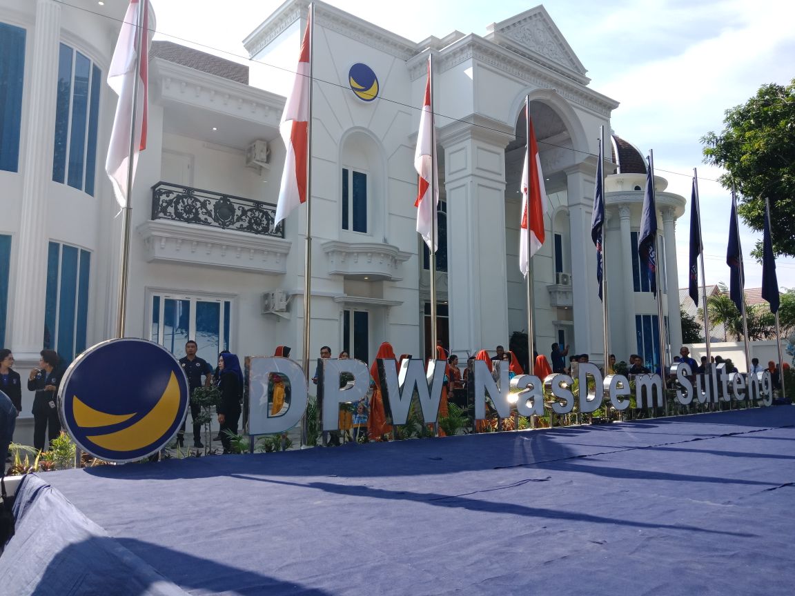 Surya Paloh Resmikan Kantor DPW NasDem Sulteng