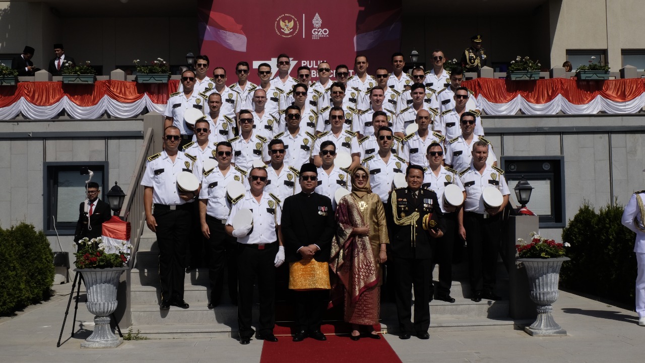 Iringan Musik Korps Polisi Elite Turki Meriahkan Perayaan HUT ke-77 RI di Ankara