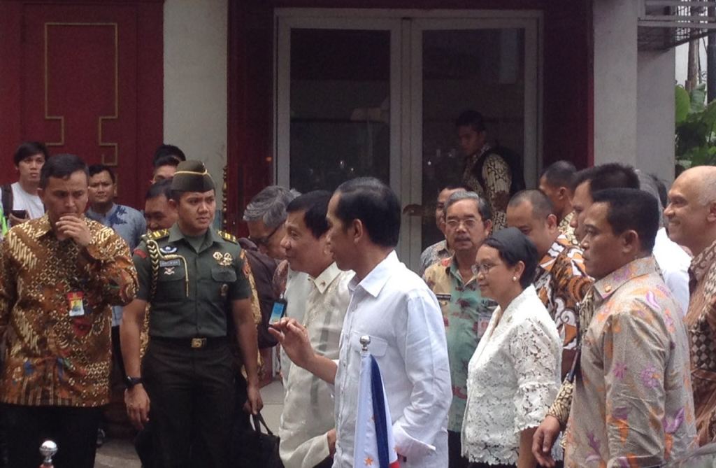 Jokowi Ajak Duterte <i>Blusukan</i> di Tanah Abang