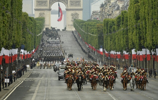 'Rompi Kuning' Berulah usai Parade Hari Bastille