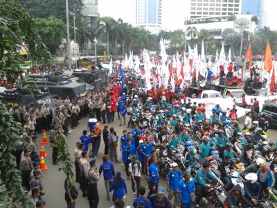 Polisi Berkuda Kawal Aksi Buruh di HI