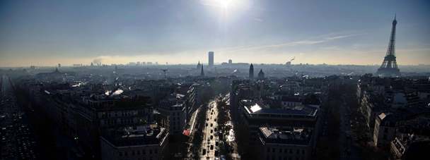 Tangga Tua Menara Eiffel Laku Rp 2,7 M