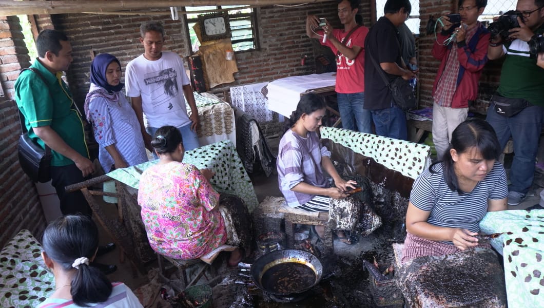 Cerita Sang Pengrajin Batik Cirebon