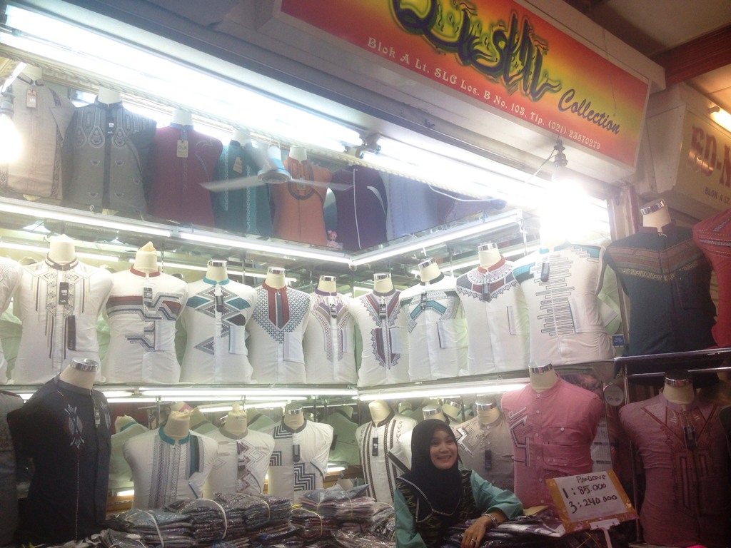 Pedagang Baju Muslim Raup Omzet Puluhan Juta Sehari