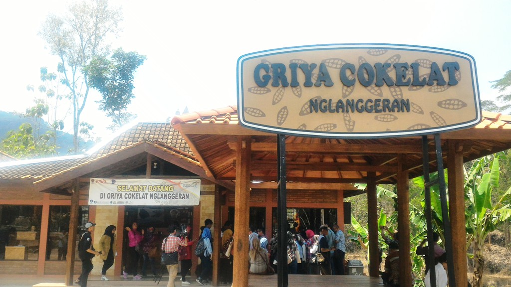 Mencicip Manisnya Cokelat Asli Gunung Kidul