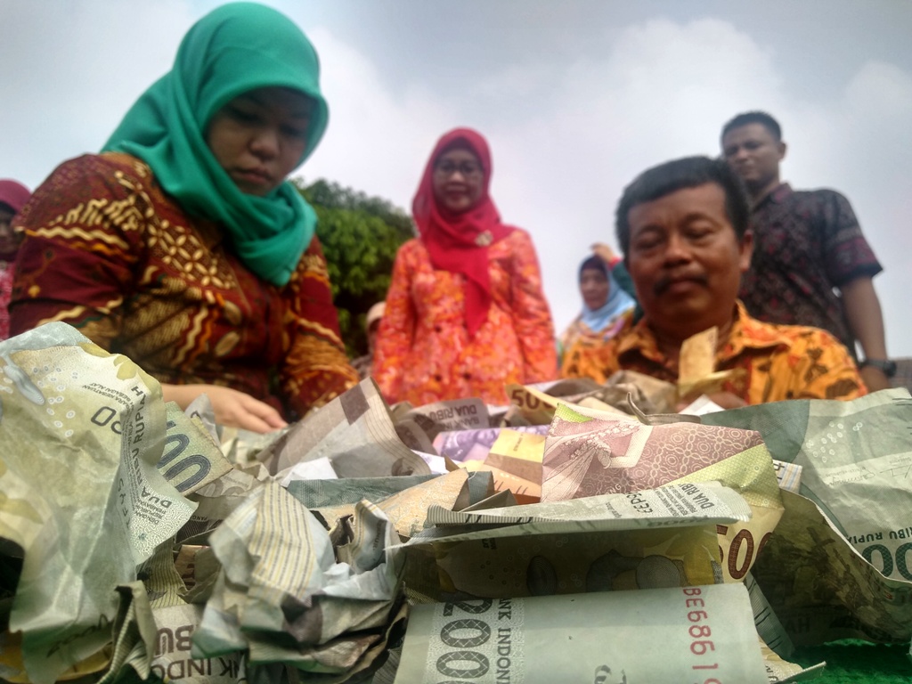 Hujan Uang Kembali Melanda