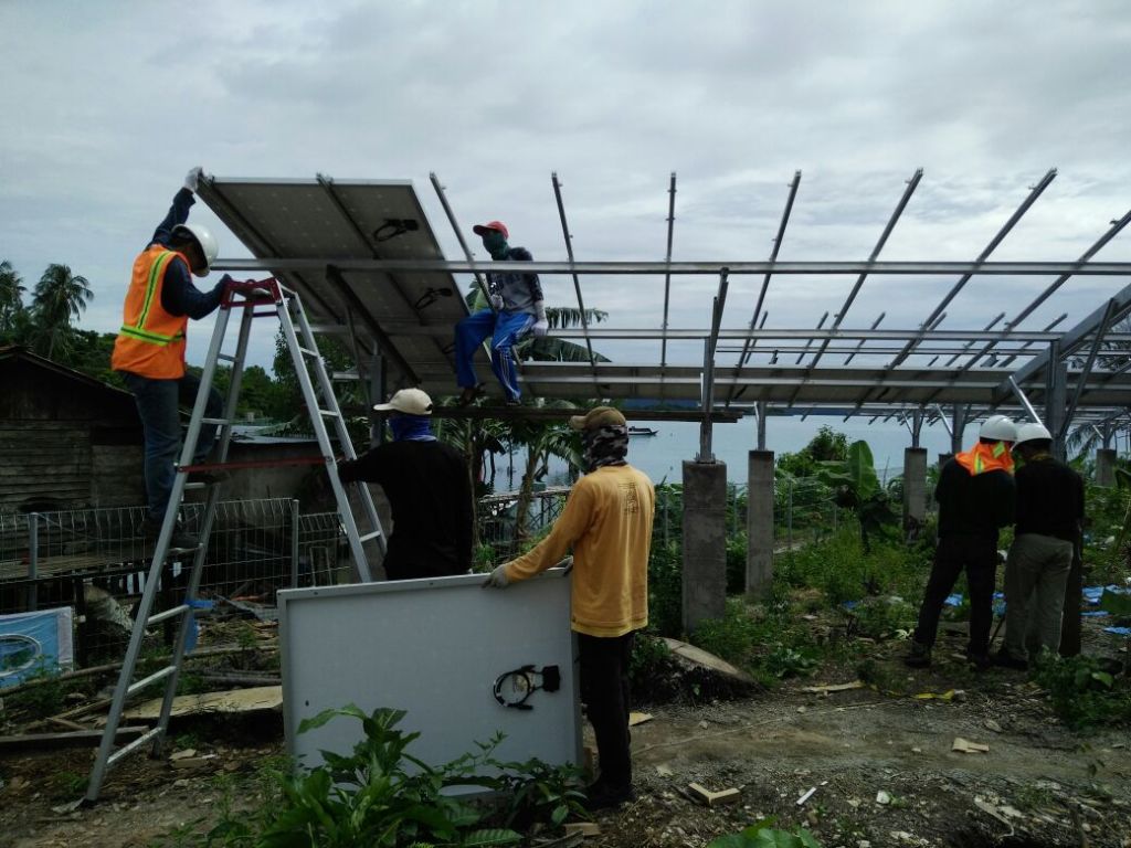 Bangun PLTS untuk Operasikan Pabrik Es Batu