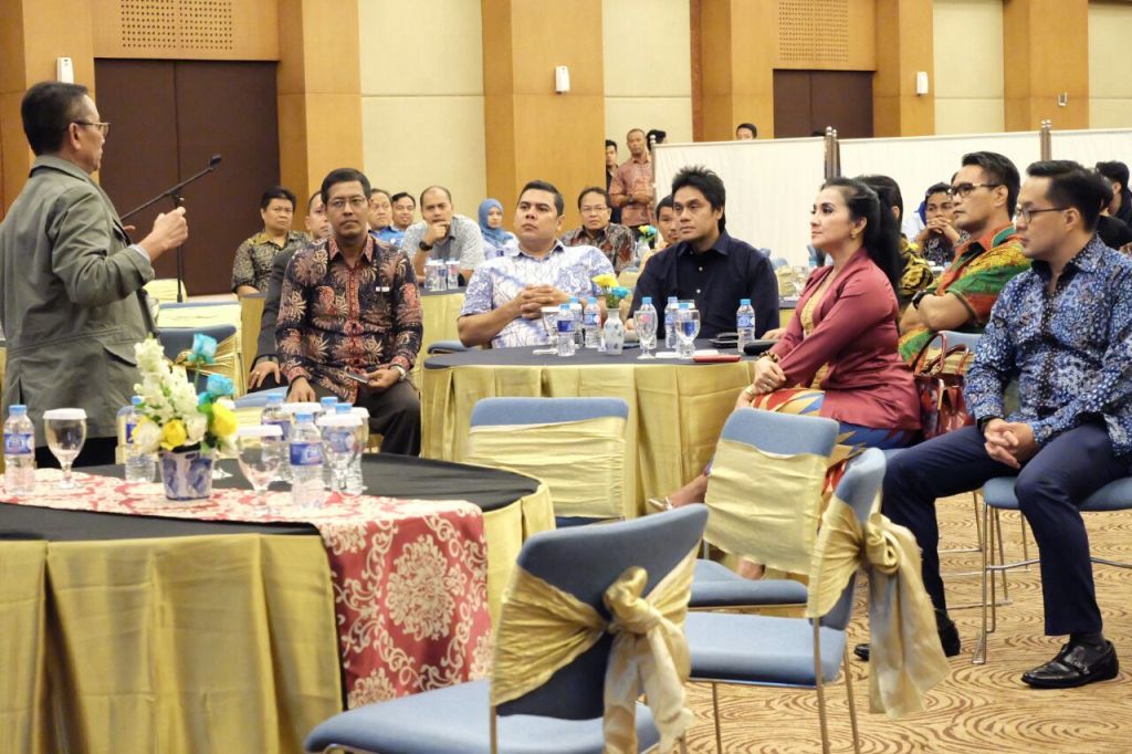Diskusi Amnesti Pajak DJP dan Selebriti di Malam Hari
