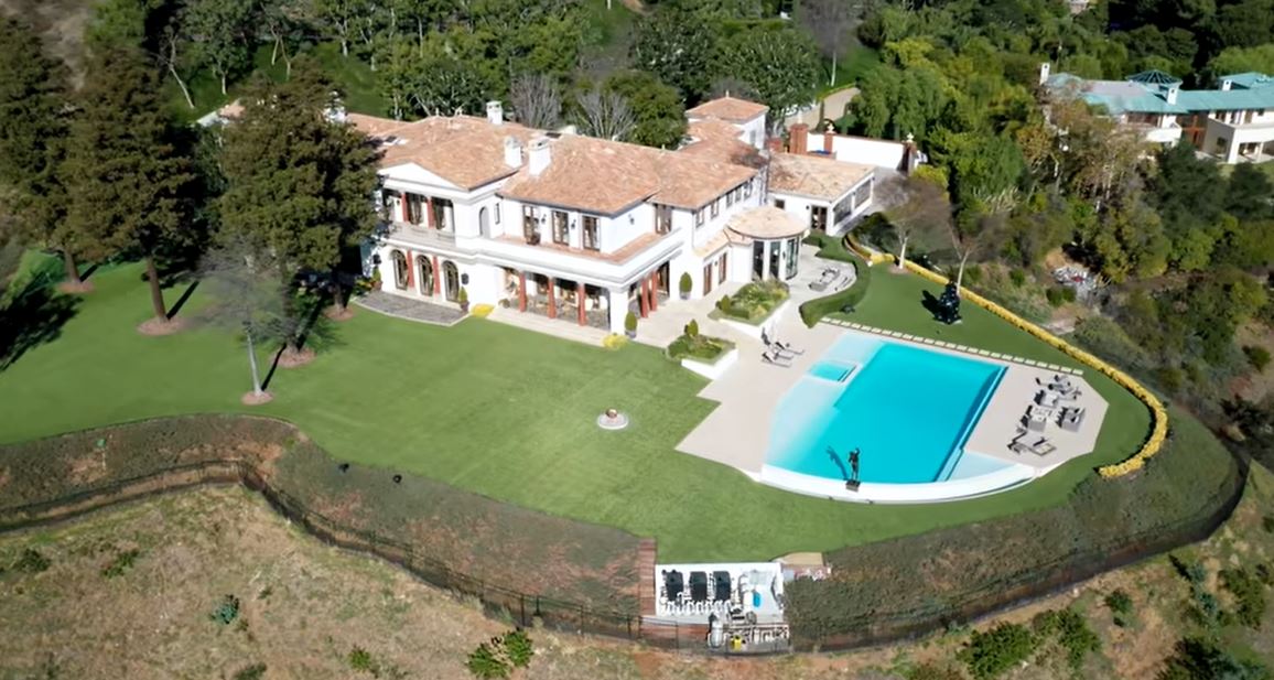 Melongok Jeroan Rumah Mewah Sylvester Stallone di Beverly Hills