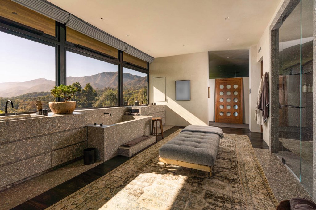 Ellen DeGeneres Jual Rumah Bergaya Bali Seharga Rp591 Miliar