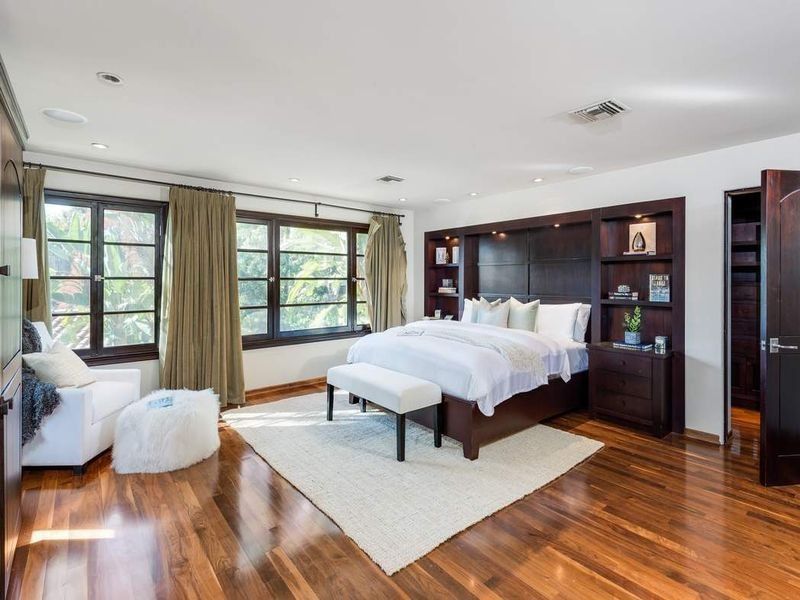 Emma Roberts Jual Rumah Berusia Hampir 100 Tahun Seharga Rp86 Miliar