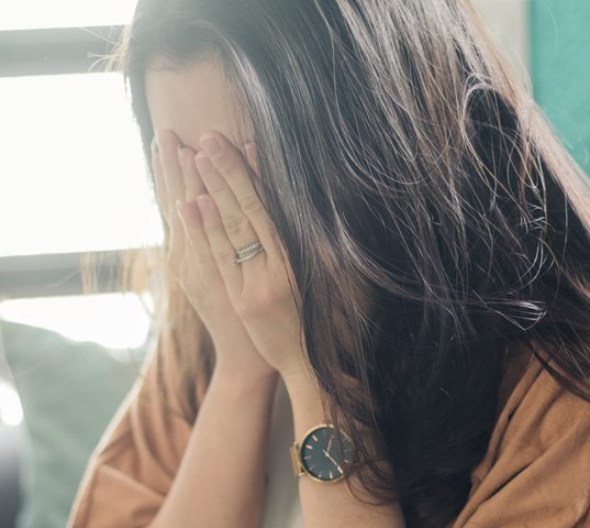 Trik hadapi teman yang menangis