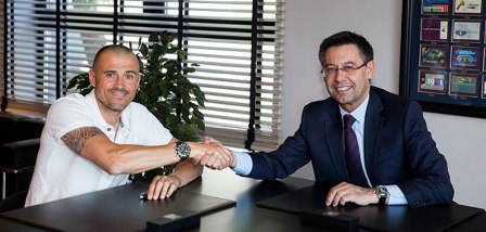 Enrique Bertahan di Barcelona Hingga 2017