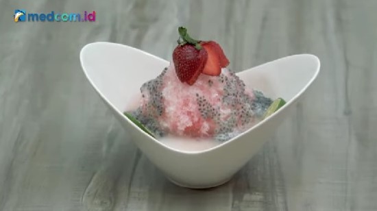Es campur Cikin sebagai menu buka puasa. Foto: Youtube Medcom.id
