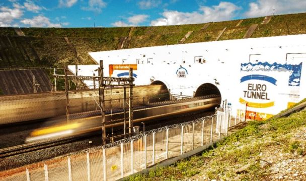 Antara Eurotunnel dan MRT Jakarta