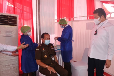 690 Pegawai Kejagung Terima Vaksin Covid-19 Hari ini