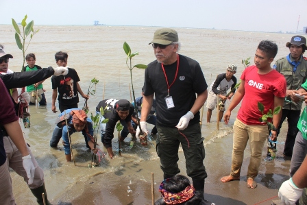 Iwan Fals Ingin Konser di Laut