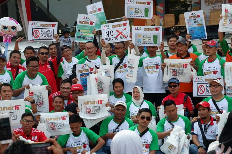 AXIC Ajak Pengunjung CFD Jakarta Kurangi Sampah Plastik