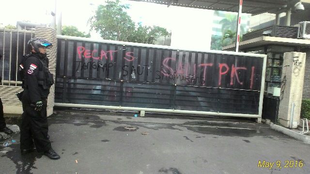 Unjuk Rasa HMI Berakhir, Fasum di Depan Gedung KPK Rusak 