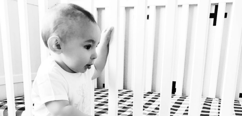 Seorang Bayi Meninggal karena Terlilit Selimut Saat Tidur
