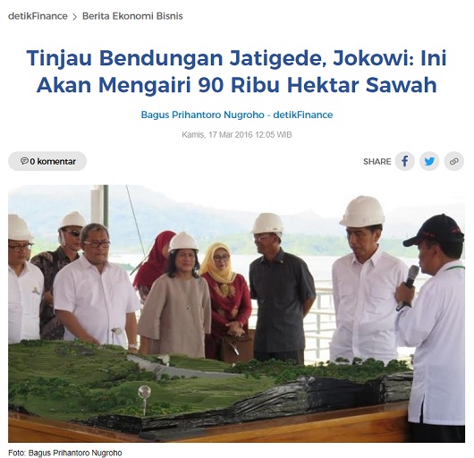 [Cek Fakta] Foto Jokowi Berbicara dengan Orang-orangan Sawah? Ini Faktanya