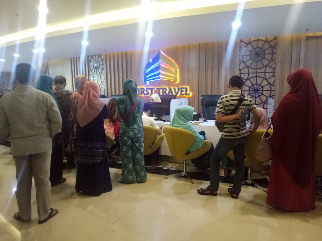 Umrah tak Pasti, Konsumen Tetap Percaya First Travel