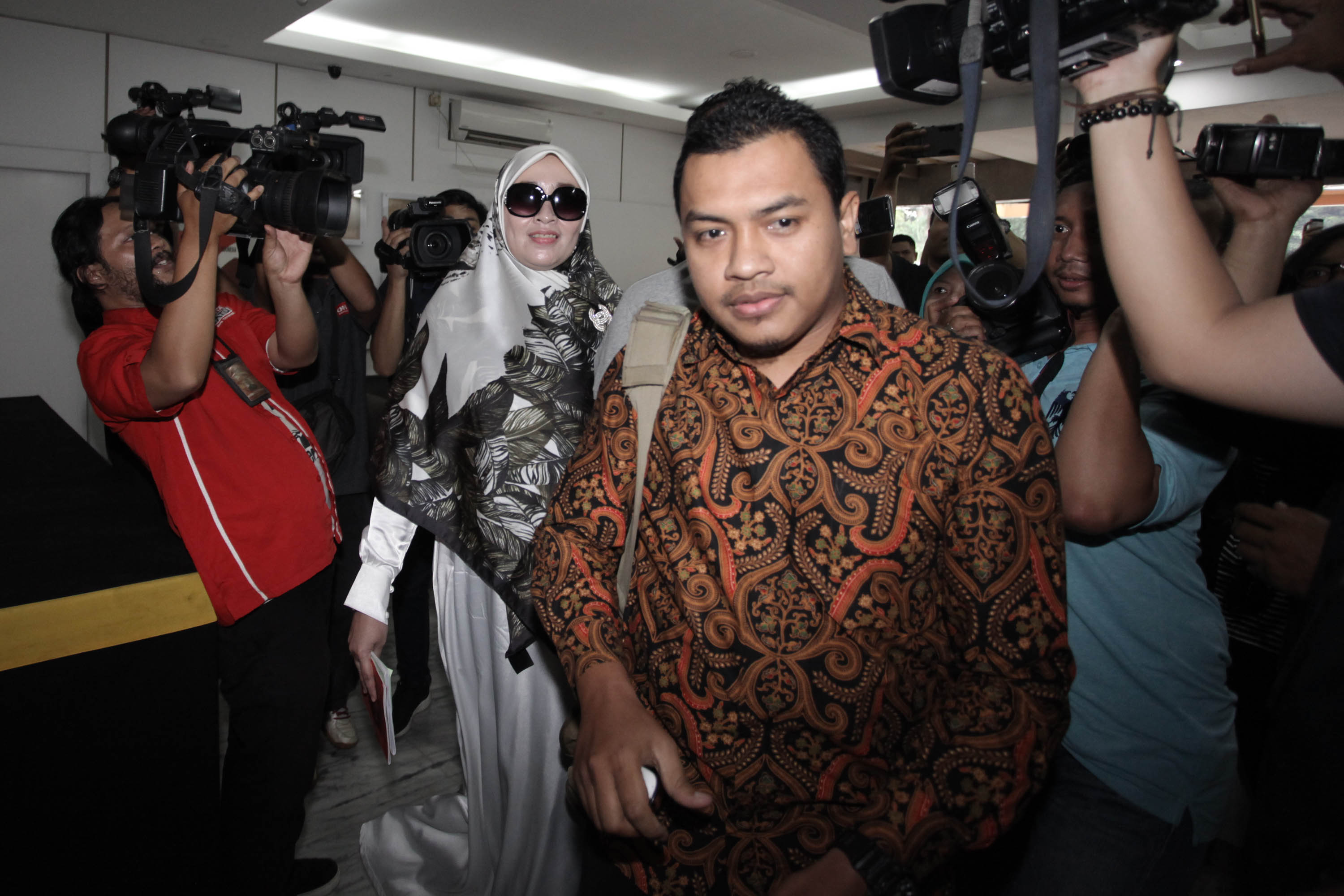 Foto Firza Husein Hadiri Panggilan Polisi