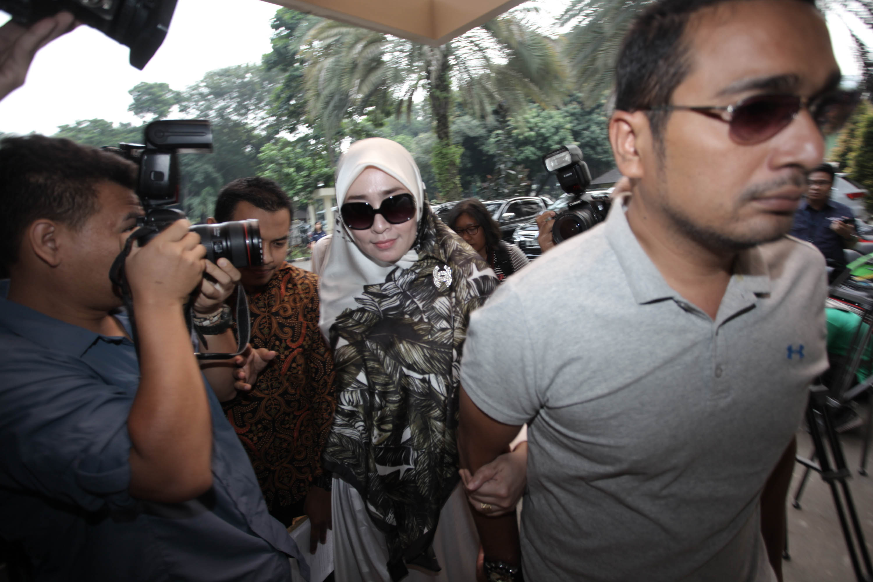 Foto Firza Husein Hadiri Panggilan Polisi