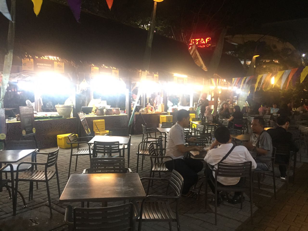 Mau Menikmati Nasi Goreng Merah? Ada di Festival Kuliner Bekasi