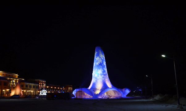 Ini Gaun Flamenco Tertinggi di Dunia