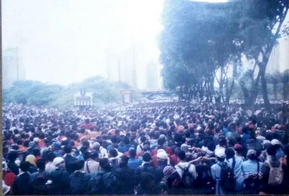 Kertas di Pusara