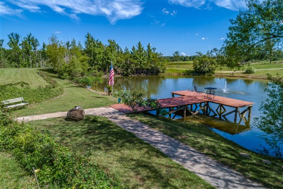 Unik! Rumah Texas Penuh Warna di Bawah Tanah