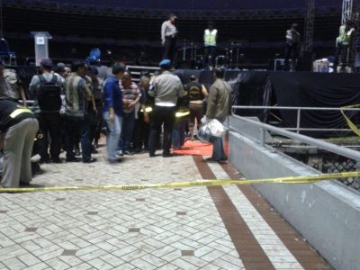 Insiden Jasad Gosong, Ahmad Dhani Setop Konser