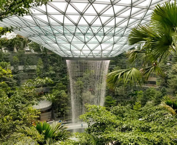 8 Bangunan dengan Air Terjun di Dunia, Salah Satunya Indonesia