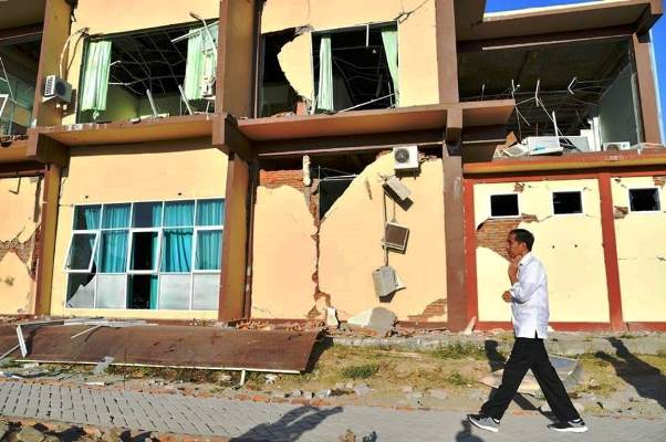 Presiden Jokowi tinjau renovasi rumah Zohri