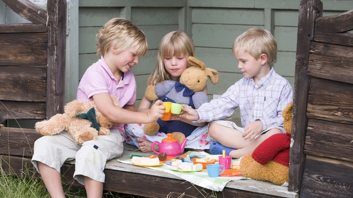 7 Tips Atasi Anak Introvert