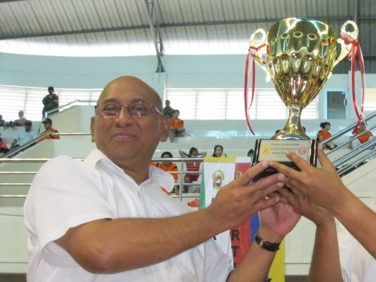 George Toisutta di Mata Orang Terdekat