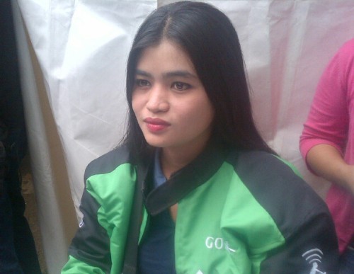 Gadis Ini Daftar Go-Jek <i>Bareng</i> Pacar