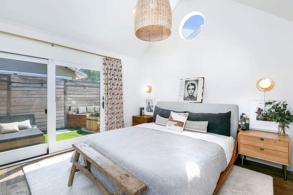 Rumah Mungil hanya 85 Meter Persegi Ini Dijual Rp15 Miliar