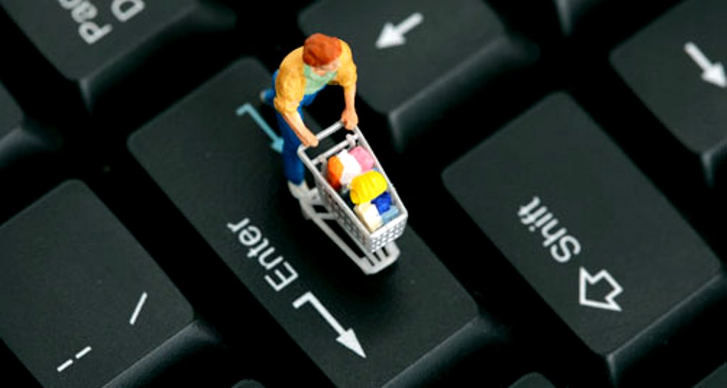 Survei: Pria Lebih Suka Belanja Online Dibanding Wanita