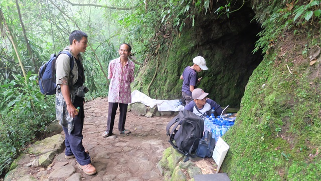 Penjaga Setia Gua Jepang di Yogyakarta